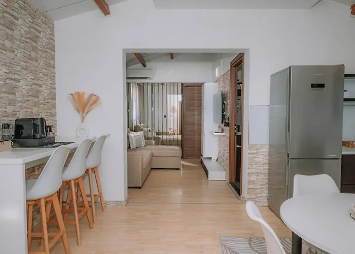 Dimosthenis Land - Private Luxury Asgourou